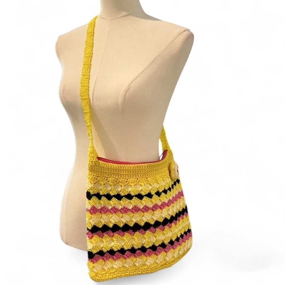 Unbranded‎ Crochet Crossbody Bag Womens Medium Yellow Pink Excellent Boho Shell